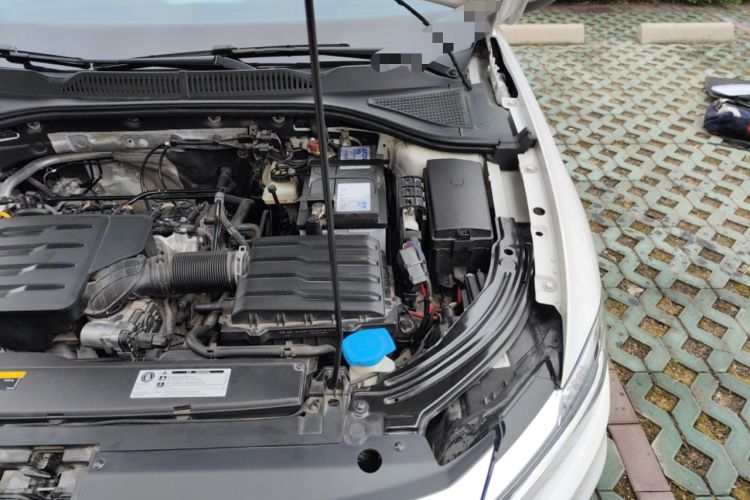 Used Volkswagen Lavida 2021 1.5L Automatic Fashion Edition Engine Bay Left