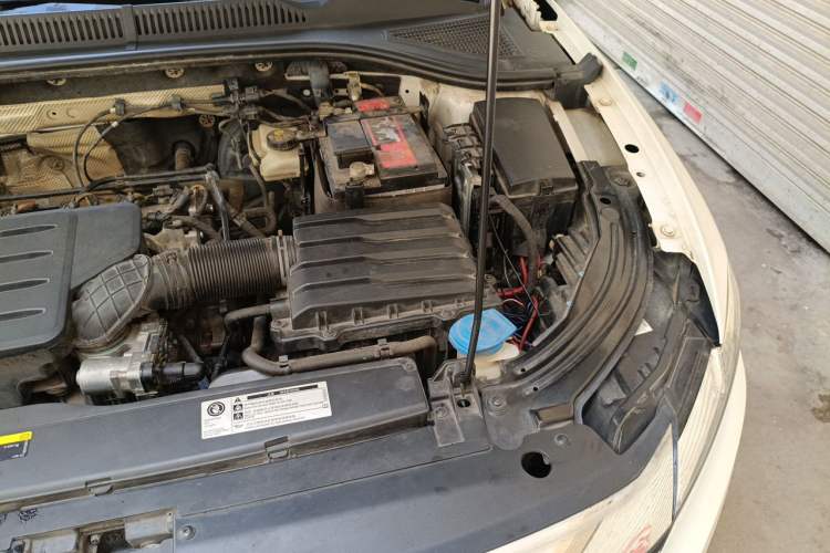 Used Volkswagen Lavida 2021 1.5L Automatic Fashion Edition Engine Bay Left