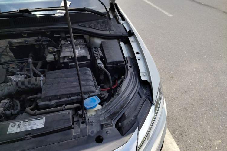 Used Volkswagen Lavida 2021 1.5L Automatic Comfort Edition Engine Bay Left