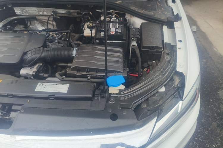 Used Volkswagen Lavida 2021 1.5L Automatic Fashion Edition Engine Bay Left