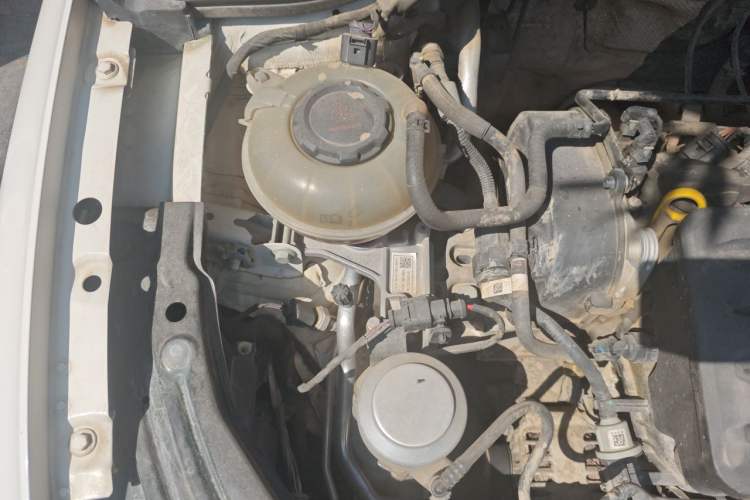 Used Volkswagen Lavida 2021 1.5L Automatic Comfort Edition Engine Bay Right