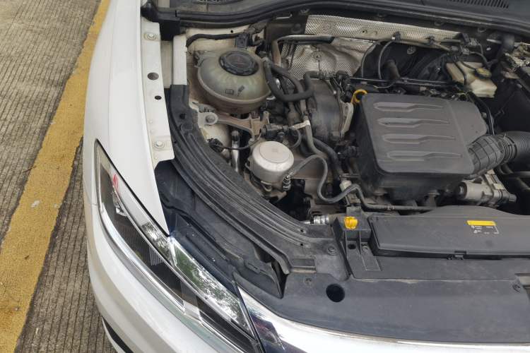 Used Volkswagen Lavida 2021 1.5L Automatic Comfort Edition Engine Bay Right