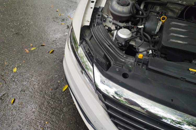 Used Volkswagen Lavida 2021 1.5L Automatic Comfort Edition Engine Bay Right