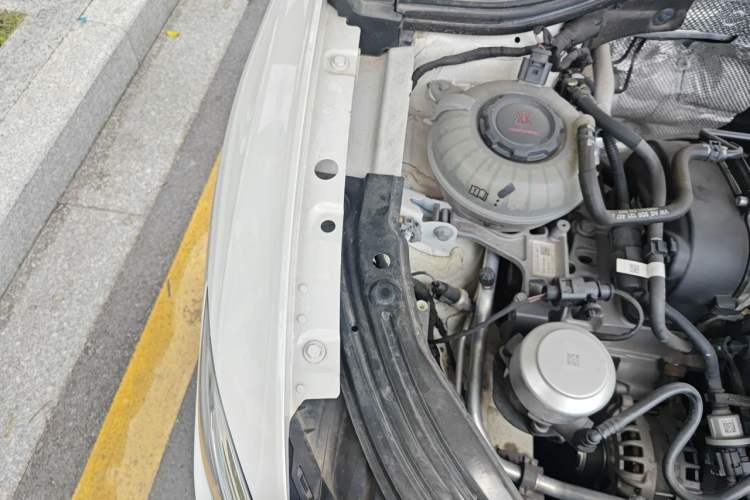 Used Volkswagen Lavida 2021 1.5L Automatic Comfort Edition Engine Bay Right