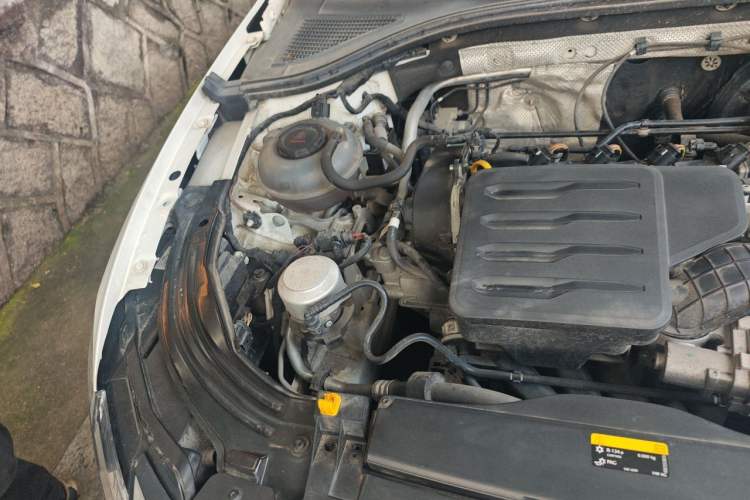 Used Volkswagen Lavida 2021 1.5L Automatic Vision Edition Engine Bay Right