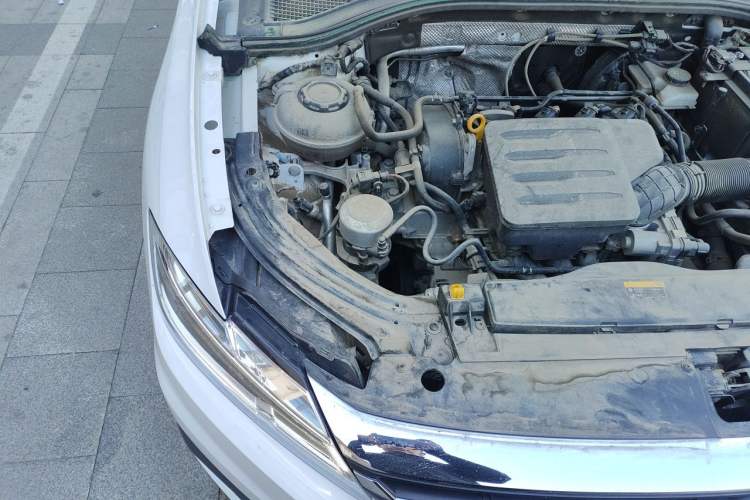 Used Volkswagen Lavida 2021 1.5L Automatic Vision Edition Engine Bay Right
