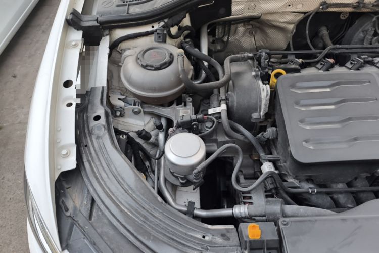 Used Volkswagen Lavida 2021 1.5L Automatic Vision Edition Engine Bay Right