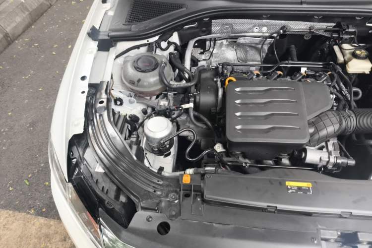 Used Volkswagen Lavida 2021 1.5L Automatic Fashion Edition Engine Bay Right