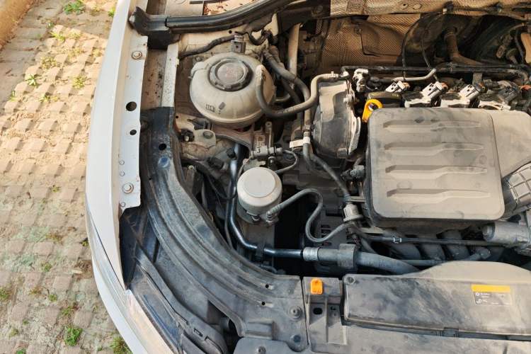 Used Volkswagen Lavida 2021 1.5L Automatic Vision Edition Engine Bay Right