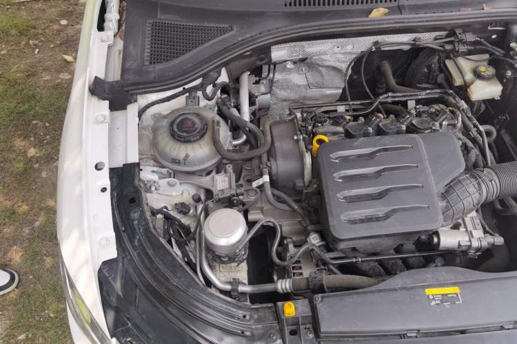 Used Volkswagen Lavida 2021 1.5L Automatic Comfort Edition Engine Bay Right
