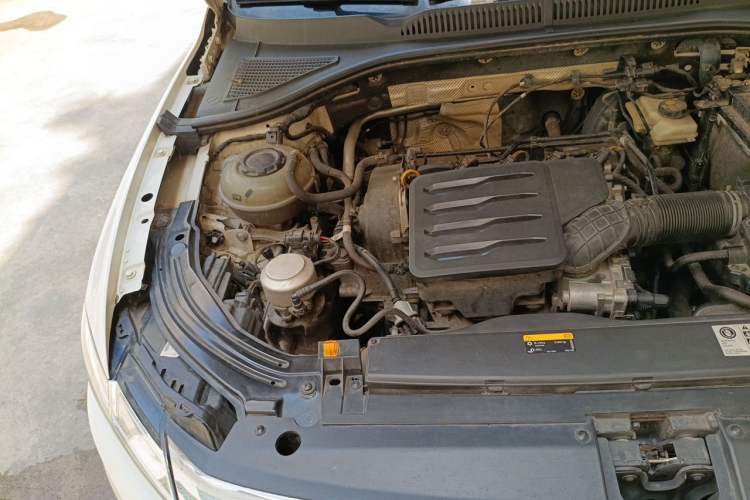 Used Volkswagen Lavida 2021 1.5L Automatic Fashion Edition Engine Bay Right