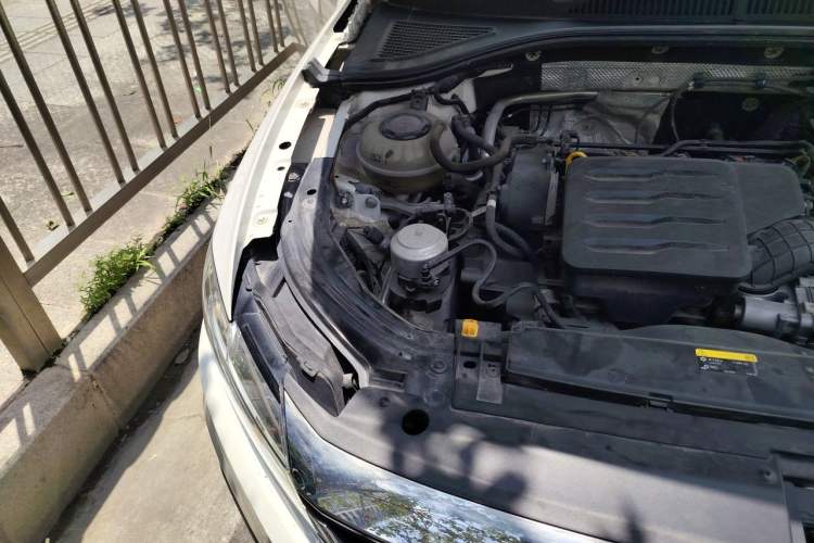 Used Volkswagen Lavida 2021 1.5L Automatic Comfort Edition Engine Bay Right