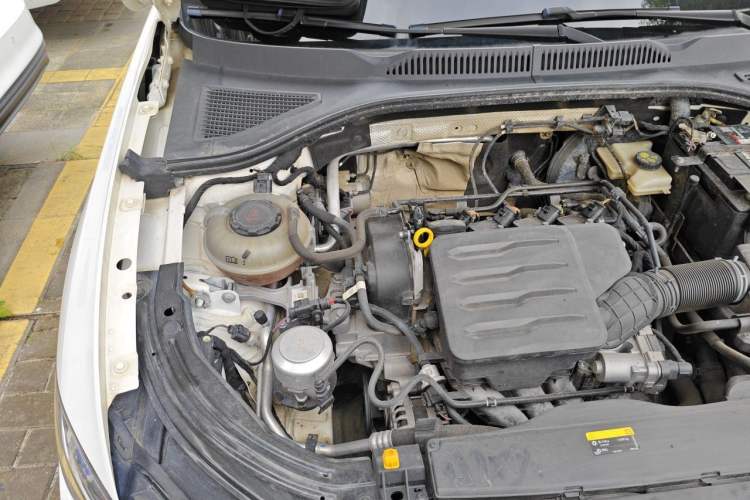 Used Volkswagen Lavida 2021 1.5L Automatic Comfort Edition Engine Bay Right