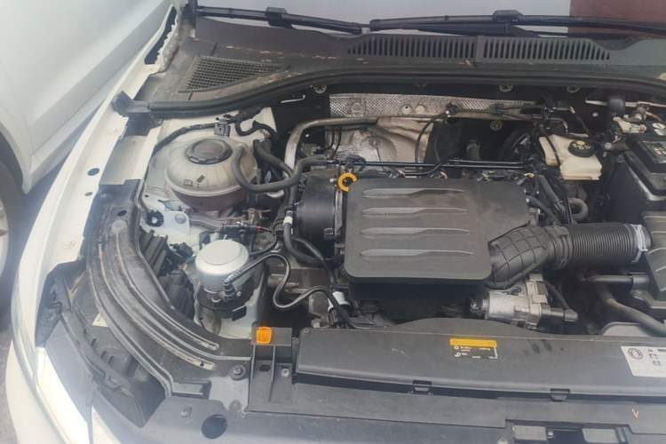 Used Volkswagen Lavida 2021 1.5L Automatic Fashion Edition Engine Bay Right