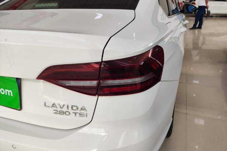 Used Volkswagen Lavida 2021 280TSI DSG Comfort Edition Exterior 3