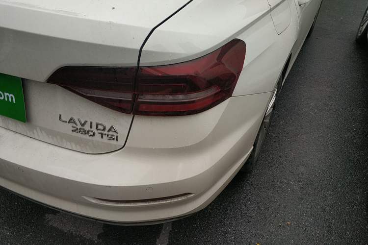 Used Volkswagen Lavida 2021 280TSI DSG Comfort Edition Exterior 3