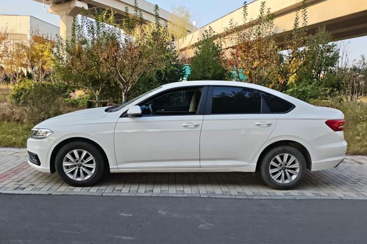Used Volkswagen Lavida 2021 1.5L Automatic Fashion Edition Exterior 3
