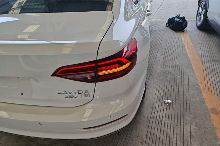 Used Volkswagen Lavida 2021 280TSI DSG Comfort Edition Exterior 3
