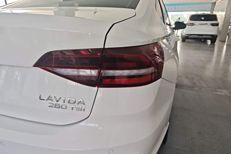 Used Volkswagen Lavida 2021 280TSI DSG Comfort Edition Exterior 3