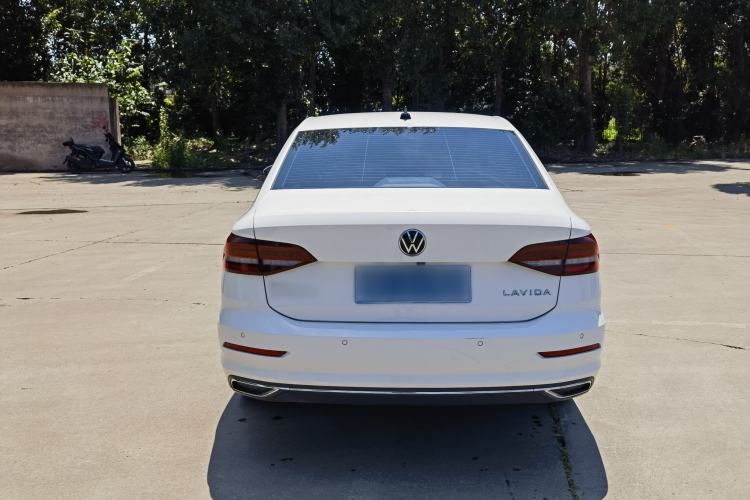 Used Volkswagen Lavida 2021 1.5L Automatic Comfort Edition Exterior 3