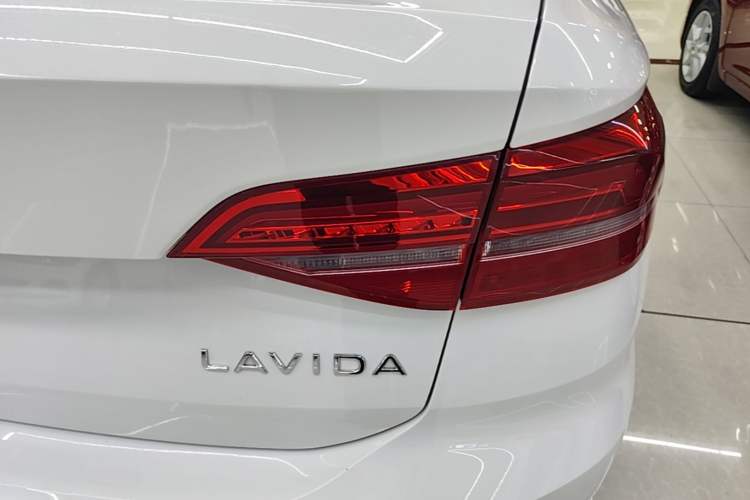 Used Volkswagen Lavida 2021 1.5L Automatic Vision Edition Exterior 3