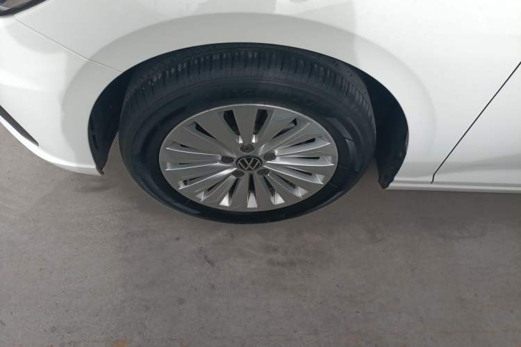 Used Volkswagen Lavida 2021 1.5L Automatic Comfort Edition Exterior 4