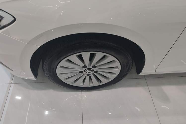 Used Volkswagen Lavida 2021 1.5L Automatic Comfort Edition Exterior 4