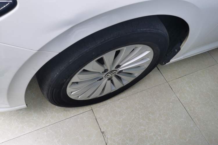 Used Volkswagen Lavida 2021 1.5L Automatic Comfort Edition Exterior 4