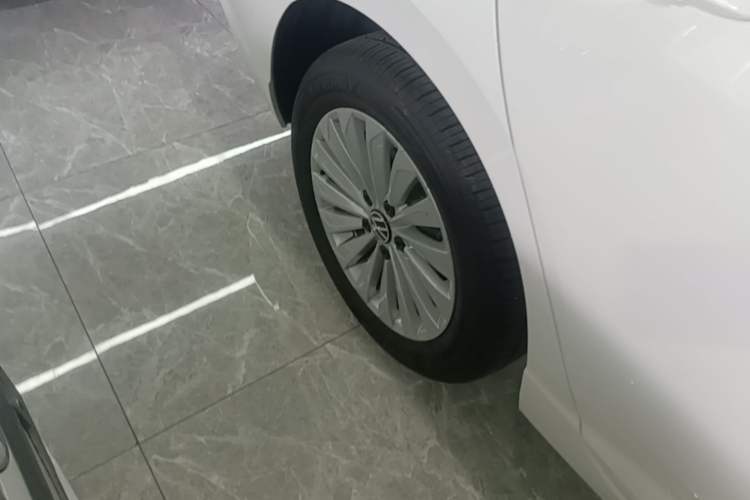 Used Volkswagen Lavida 2021 1.5L Automatic Comfort Edition Exterior 5
