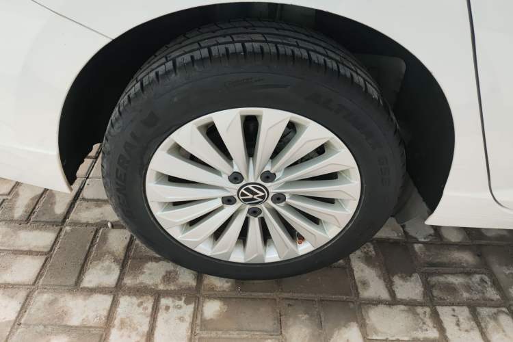 Used Volkswagen Lavida 2021 1.5L Automatic Comfort Edition Exterior 5