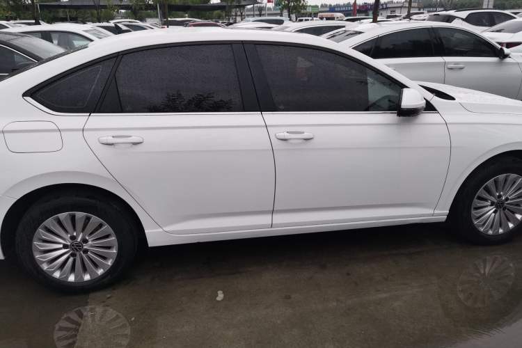 Used Volkswagen Lavida 2021 1.5L Automatic Comfort Edition Exterior 5