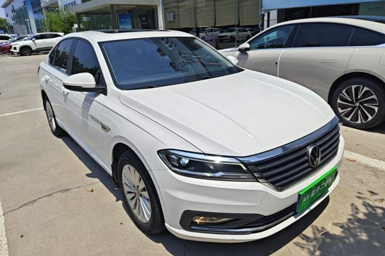 Used Volkswagen Lavida 2021 280TSI DSG Comfort Edition Front Right 45 Deg