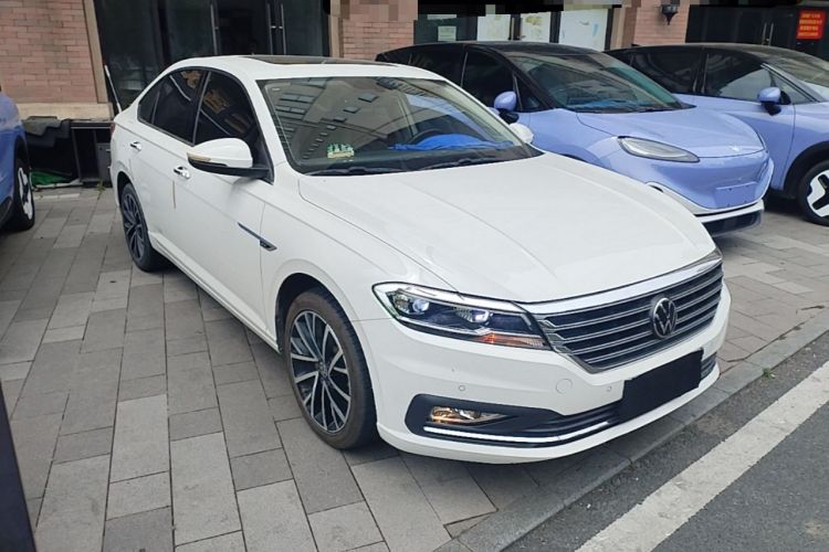 Used Volkswagen Lavida 2021 280TSI DSG Luxury Edition Front Right 45 Deg