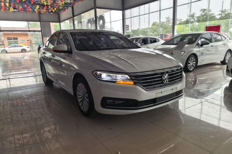 Used Volkswagen Lavida 2021 1.5L Automatic Comfort Edition Front Right 45 Deg