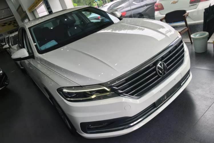 Used Volkswagen Lavida 2021 280TSI DSG Comfort Edition Front Right 45 Deg