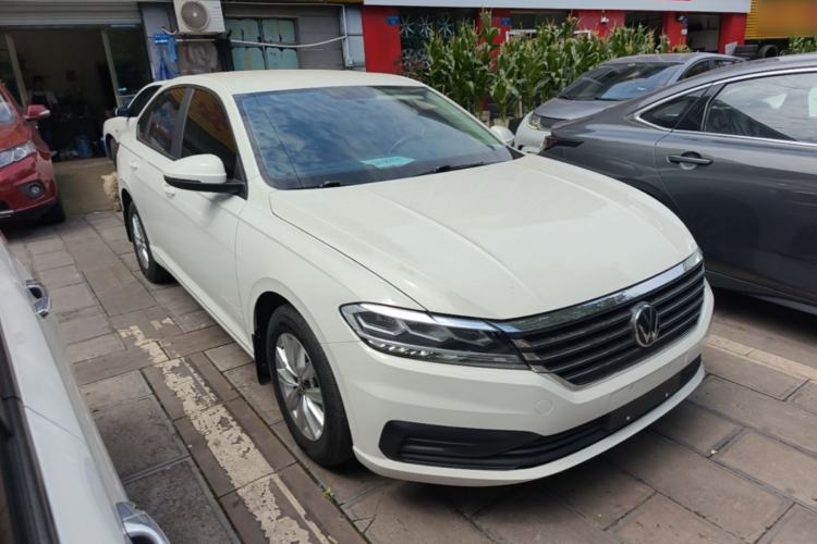 Used Volkswagen Lavida 2021 1.5L Automatic Fashion Edition Front Right 45 Deg