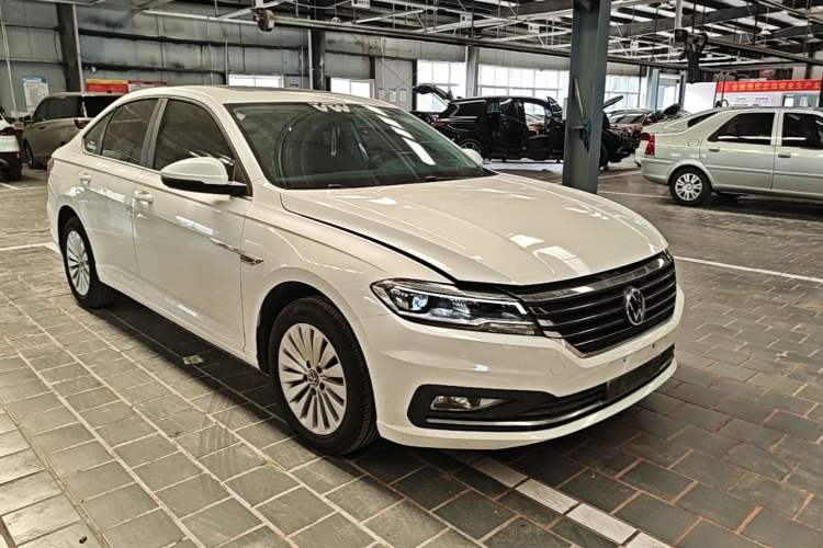 Used Volkswagen Lavida 2021 1.5L Automatic Comfort Edition Front Right 45 Deg