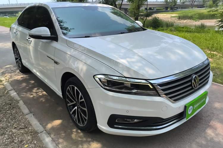 Used Volkswagen Lavida 2021 280TSI DSG Luxury Edition Front Right 45 Deg
