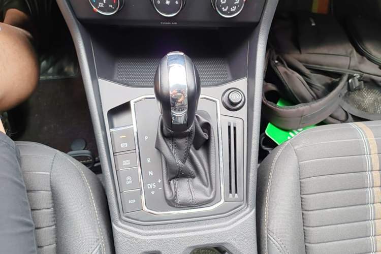 Used Volkswagen Lavida 2021 280TSI DSG Comfort Edition Gear Lever