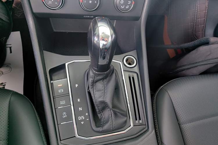 Used Volkswagen Lavida 2021 1.5L Automatic Comfort Edition Gear Lever
