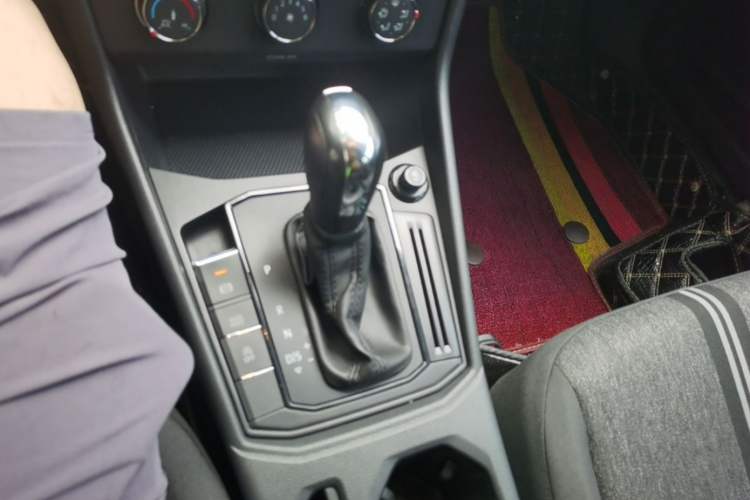 Used Volkswagen Lavida 2021 1.5L Automatic Fashion Edition Gear Lever