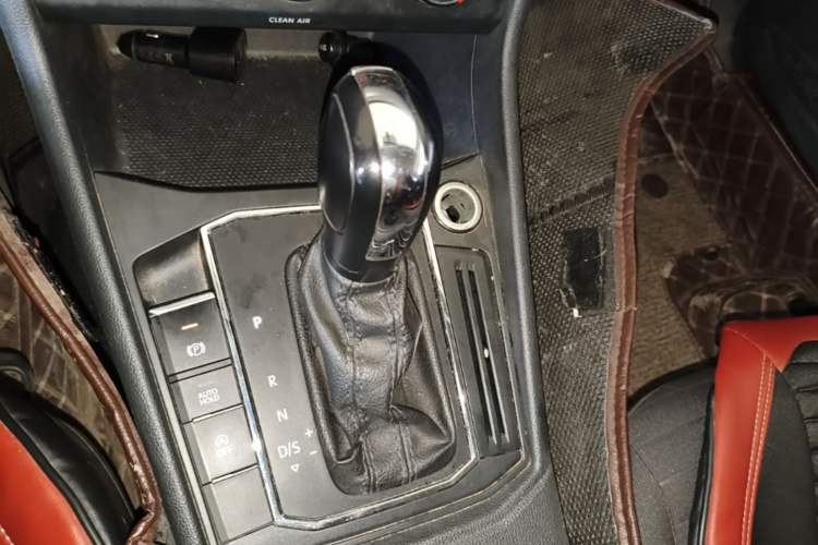 Used Volkswagen Lavida 2021 1.5L Automatic Vision Edition Gear Lever