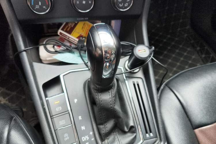 Used Volkswagen Lavida 2021 1.5L Automatic Vision Edition Gear Lever