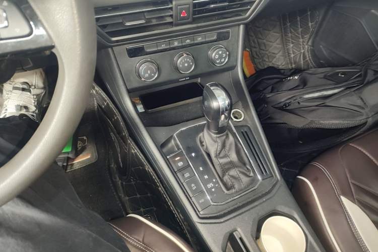 Used Volkswagen Lavida 2021 280TSI DSG Comfort Edition Gear Lever