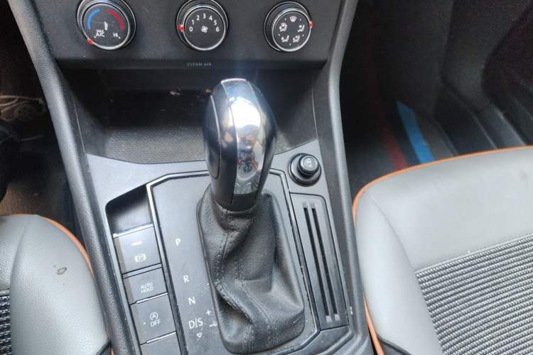 Used Volkswagen Lavida 2021 1.5L Automatic Fashion Edition Gear Lever