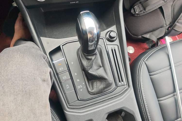 Used Volkswagen Lavida 2021 1.5L Automatic Fashion Edition Gear Lever