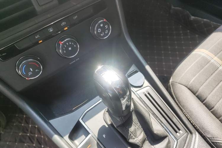 Used Volkswagen Lavida 2021 280TSI DSG Comfort Edition Gear Lever