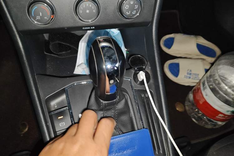 Used Volkswagen Lavida 2021 1.5L Automatic Vision Edition Gear Lever