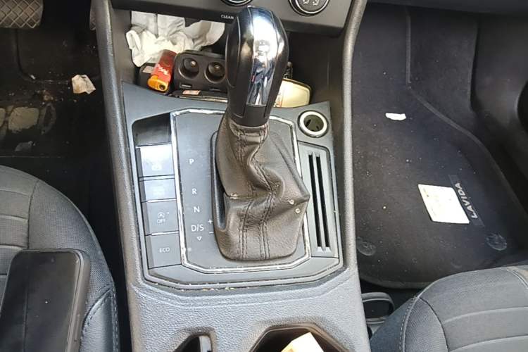Used Volkswagen Lavida 2021 280TSI DSG Comfort Edition Gear Lever