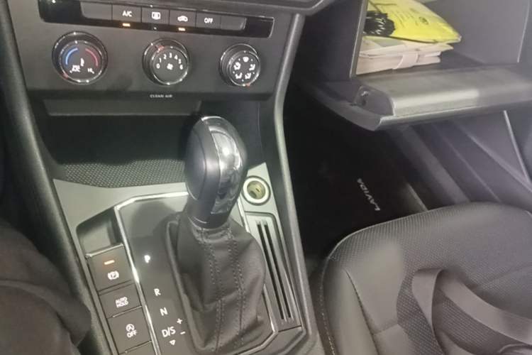 Used Volkswagen Lavida 2021 1.5L Automatic Comfort Edition Gear Lever